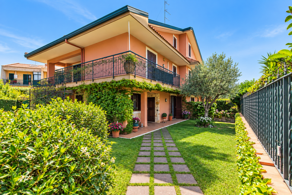 Prestigiosa porzione di villa a San Gregorio di Catania