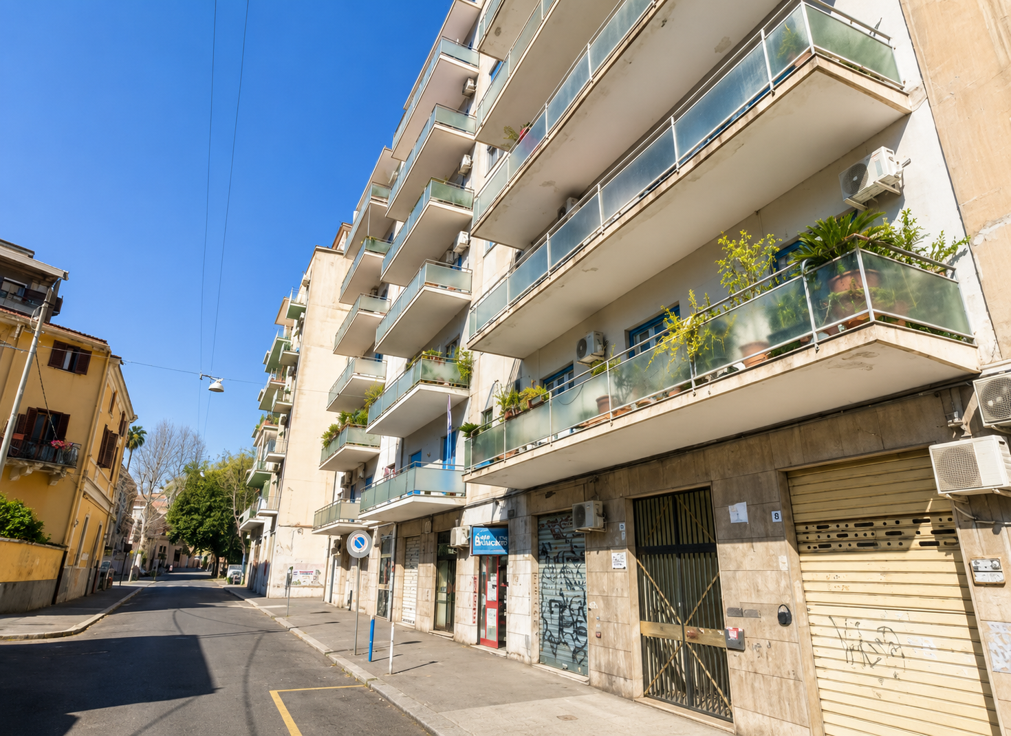 Catania, Appartamento in Via F. Battiato/ Androne