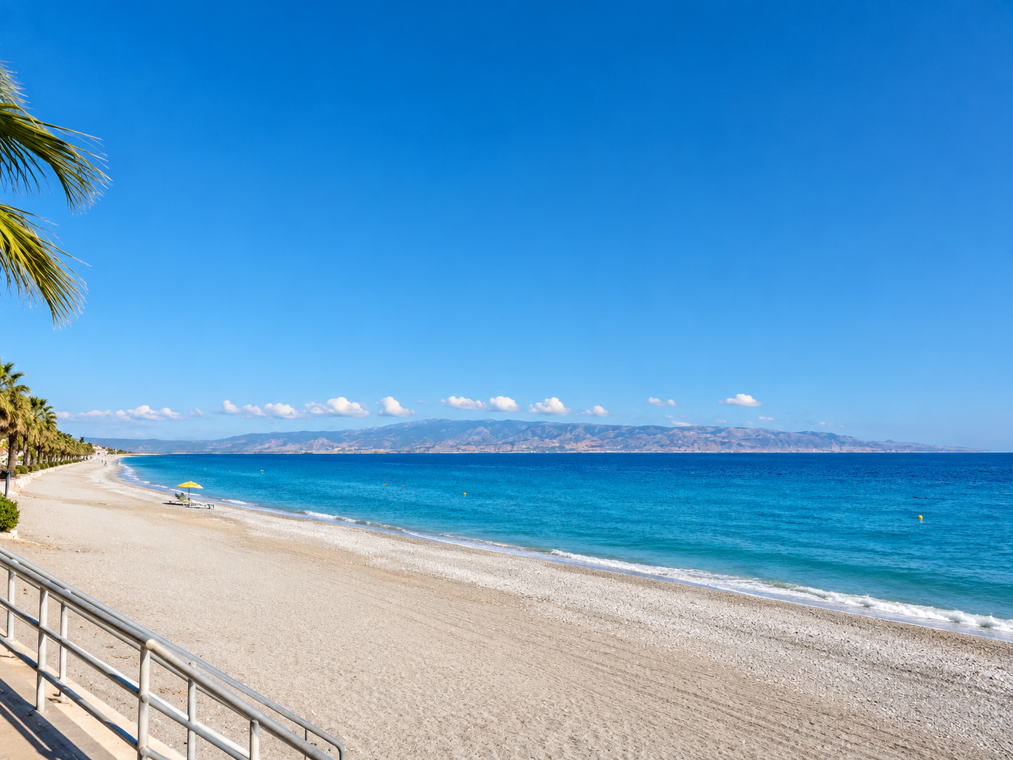 Roccalumera, indipendente fronte mare