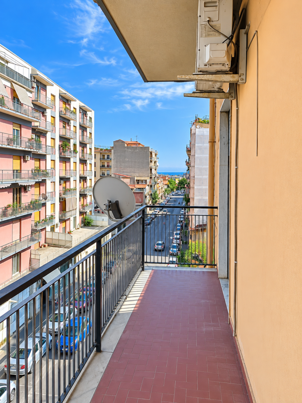 Appartamento Luminoso in Vendita a Catania – Via Ammiraglio Caracciolo