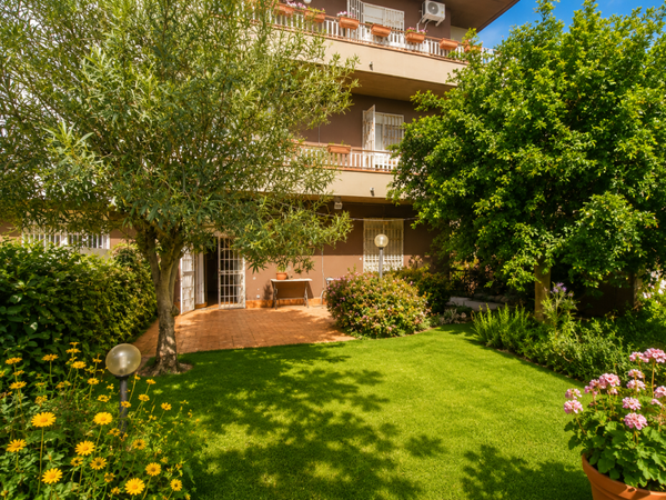 Aci Castello appartamento con 300 mq di Giardino Privato