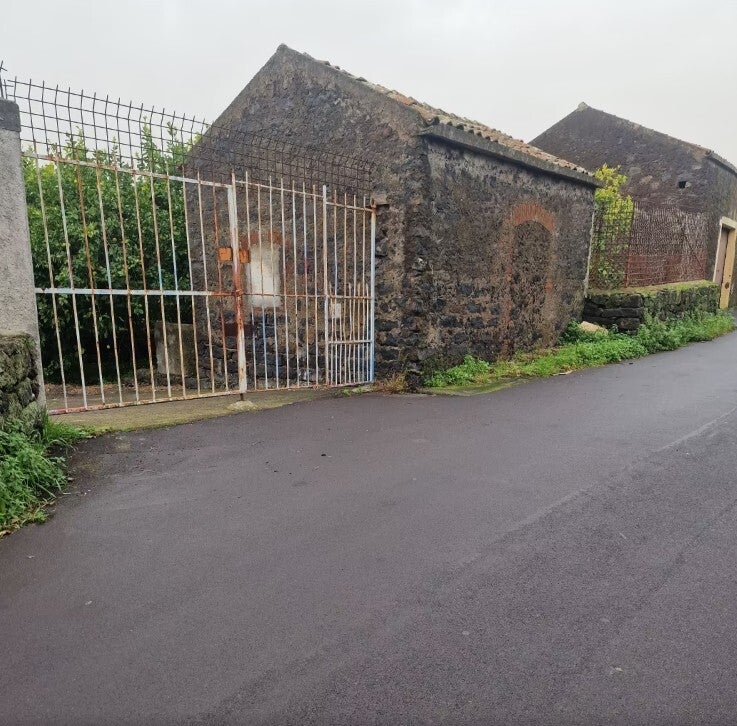 Acireale Pozzillo Inferiore: Terreno con Agrumeto e Deposito