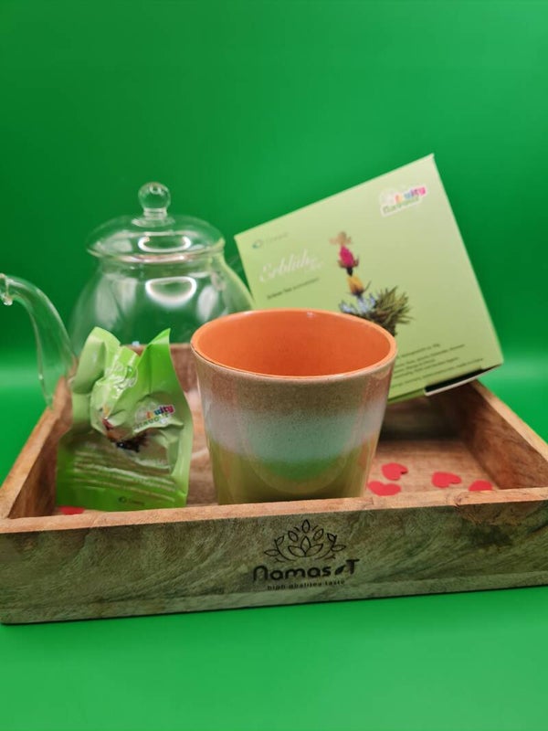 Theepot met theebloemen pakket