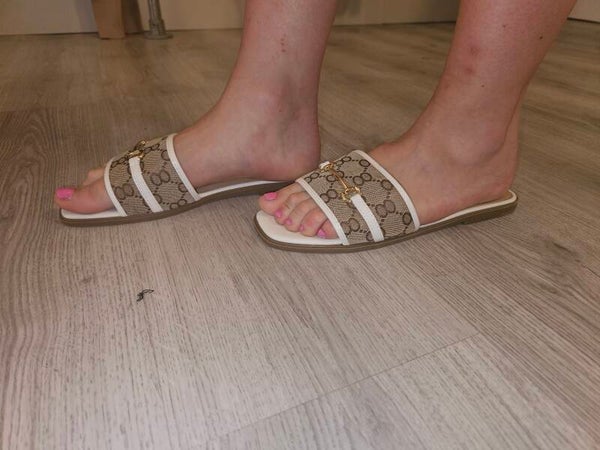 Slipper wit