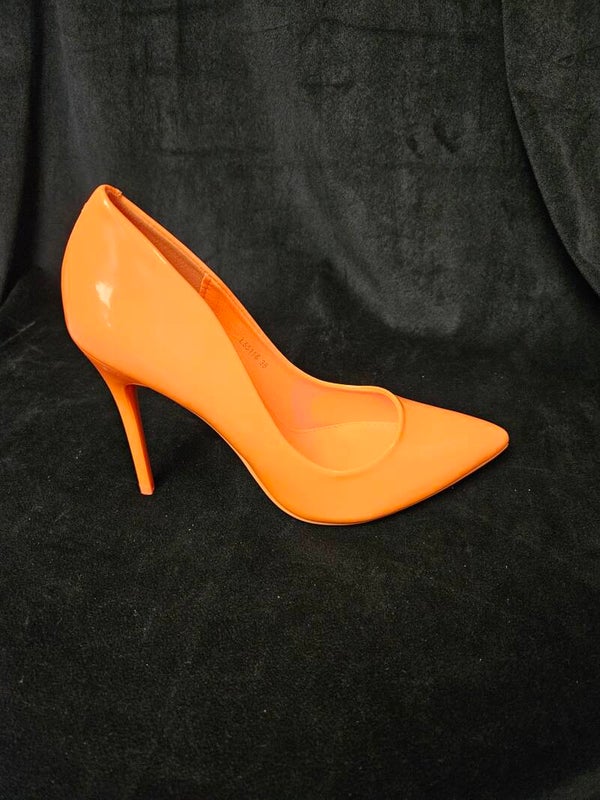 Hige heel oranje