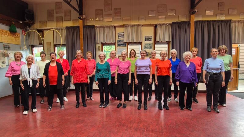 De vrouwen van het dameskoor Con Amore 2025