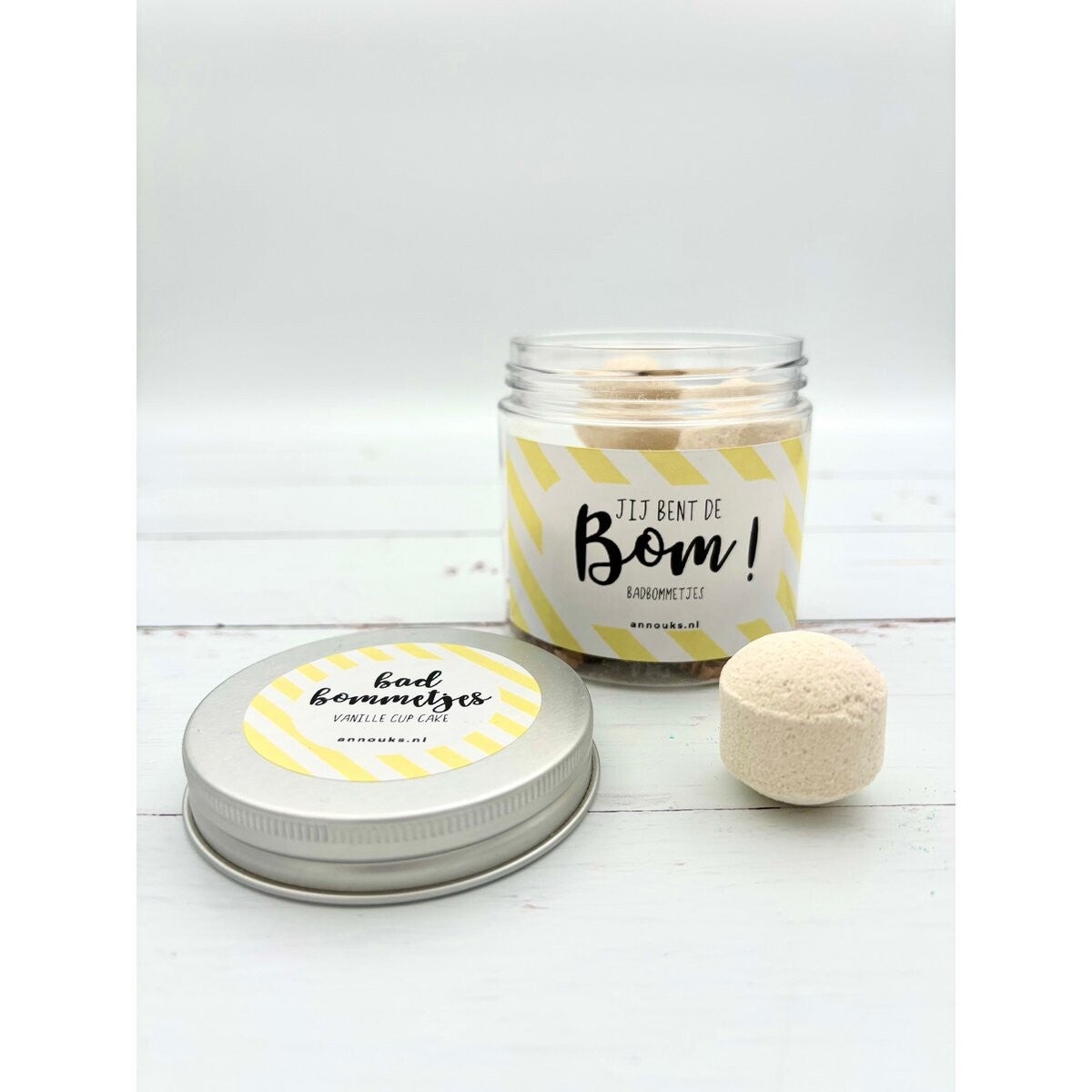 Badbommetjes “jij bent de bom” Vanille cup cake