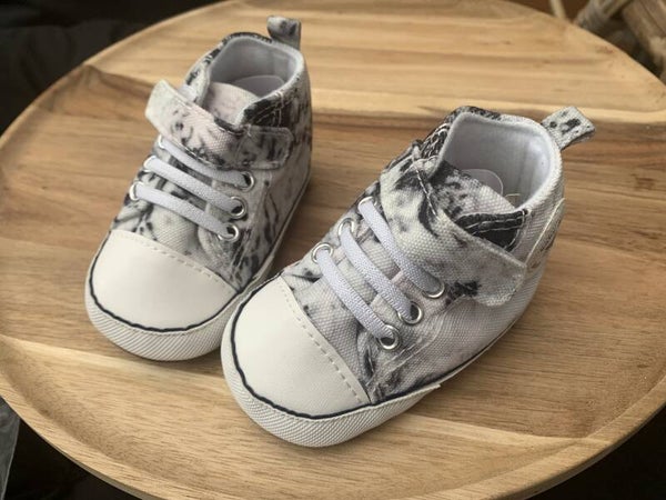 Schoenen gevlekt 6-12 maanden