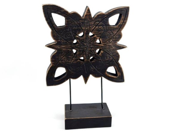 Ornament op voet 38x25cm black wash