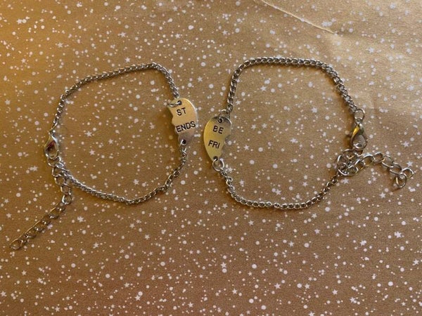 2 rvs armbandjes "best friends"