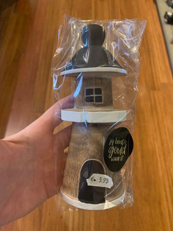 Houten vuurtoren staand