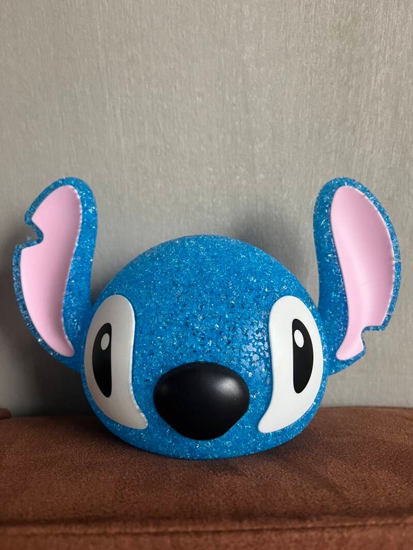 Stitch hoofd lamp.