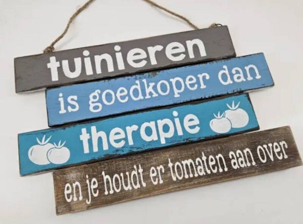 Tekstbord 28x45 cm "tuinieren is goedkoper dan"