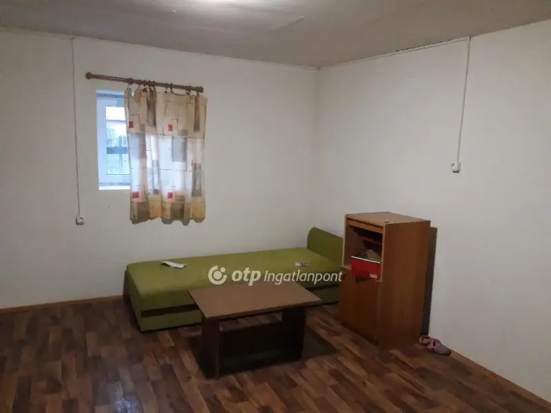 woonkamer huis in hongarije te koop