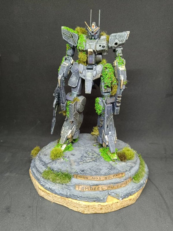 Gundam tomber au combat