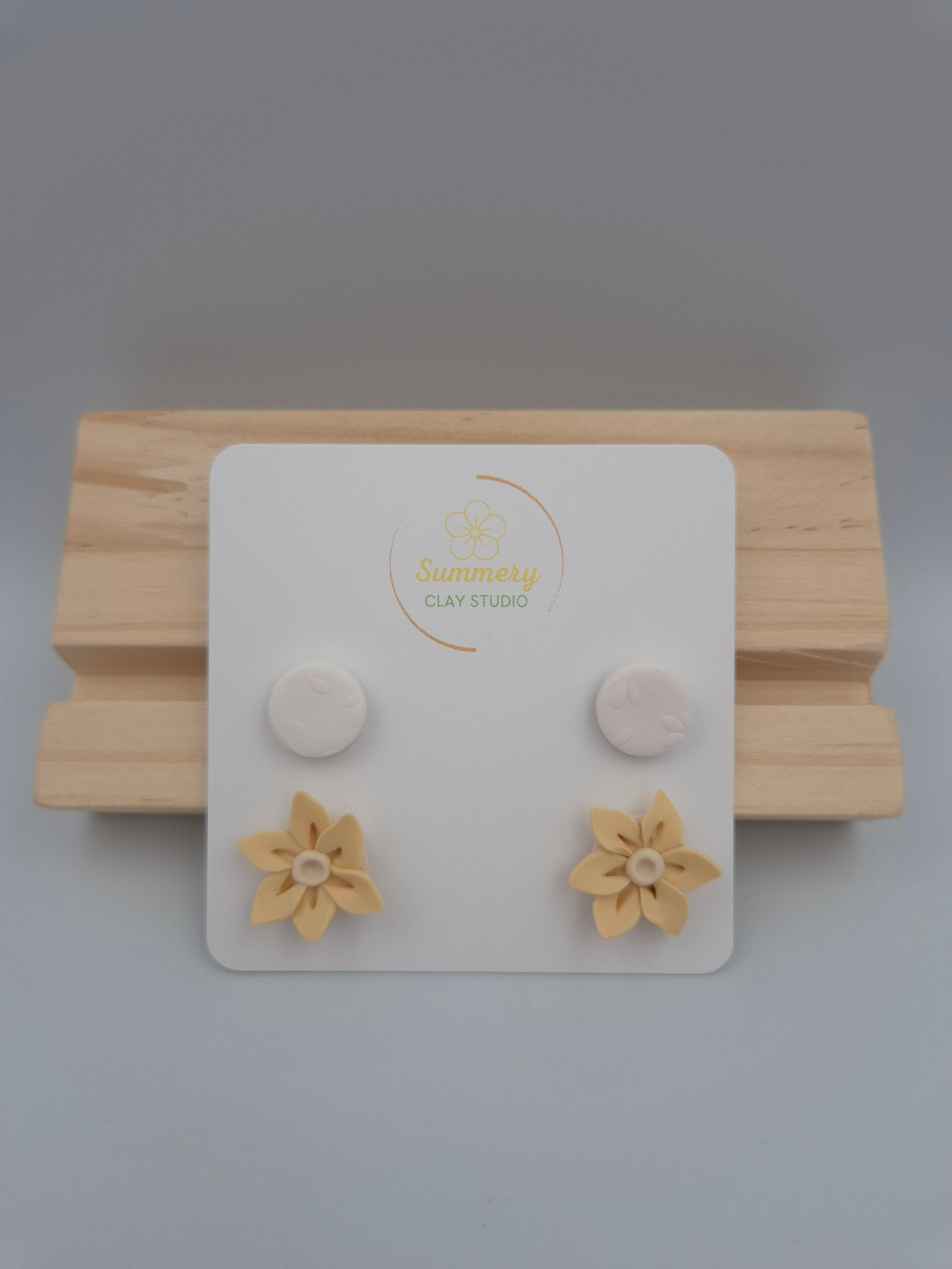 Soft flower and white round