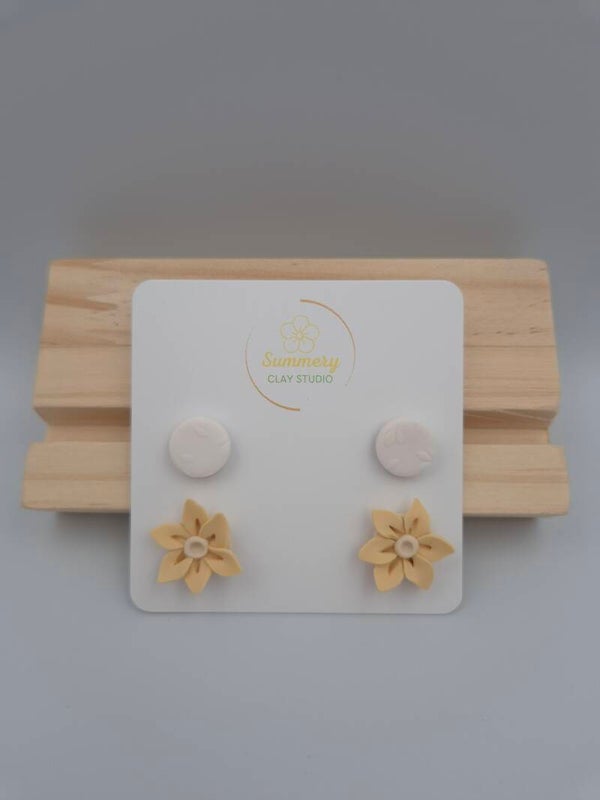 Soft flower and white round