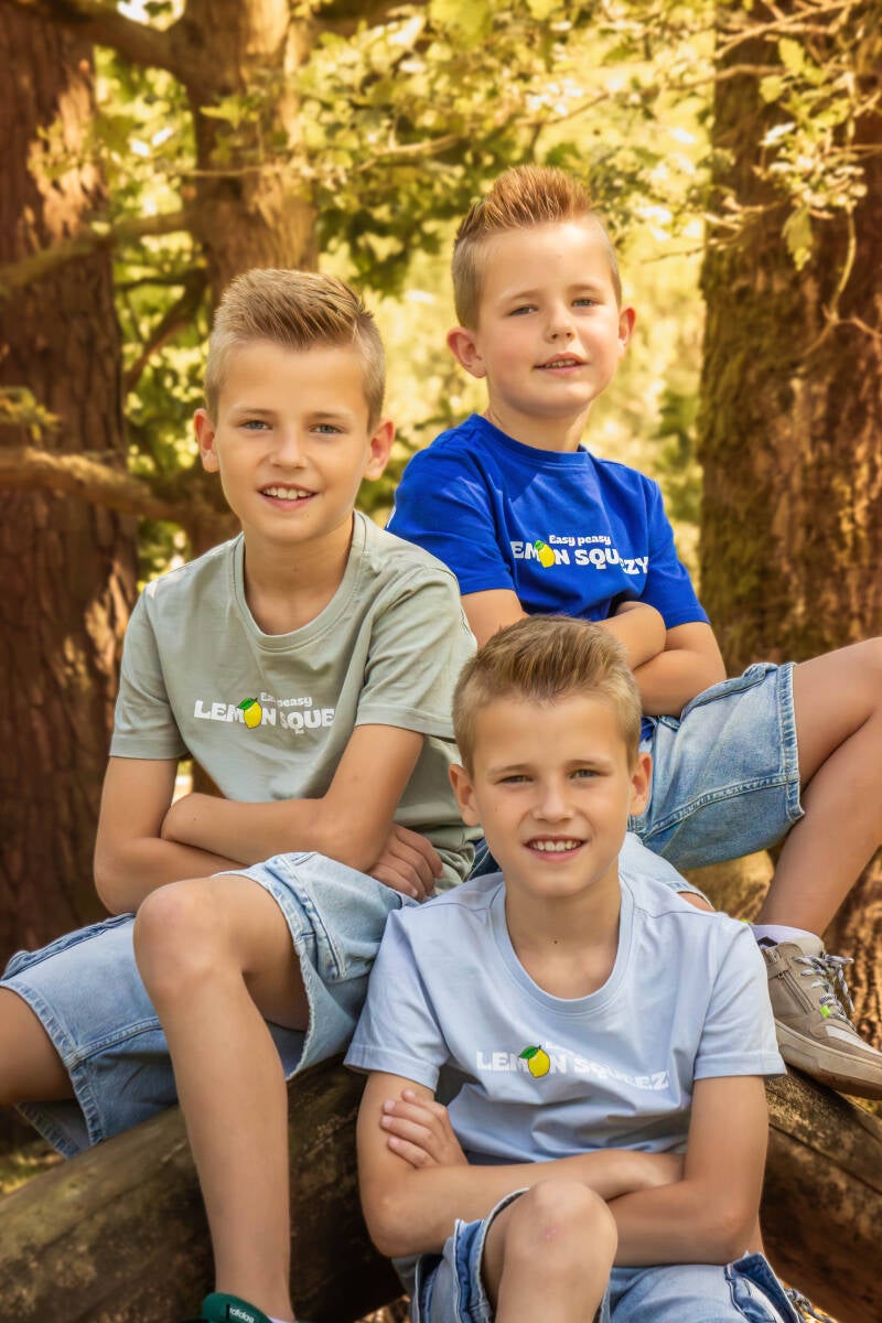 familie-shoot-schoon-stondeke-fotografie-linda-en-kinderen-in-bossen-1-standard.jpg
