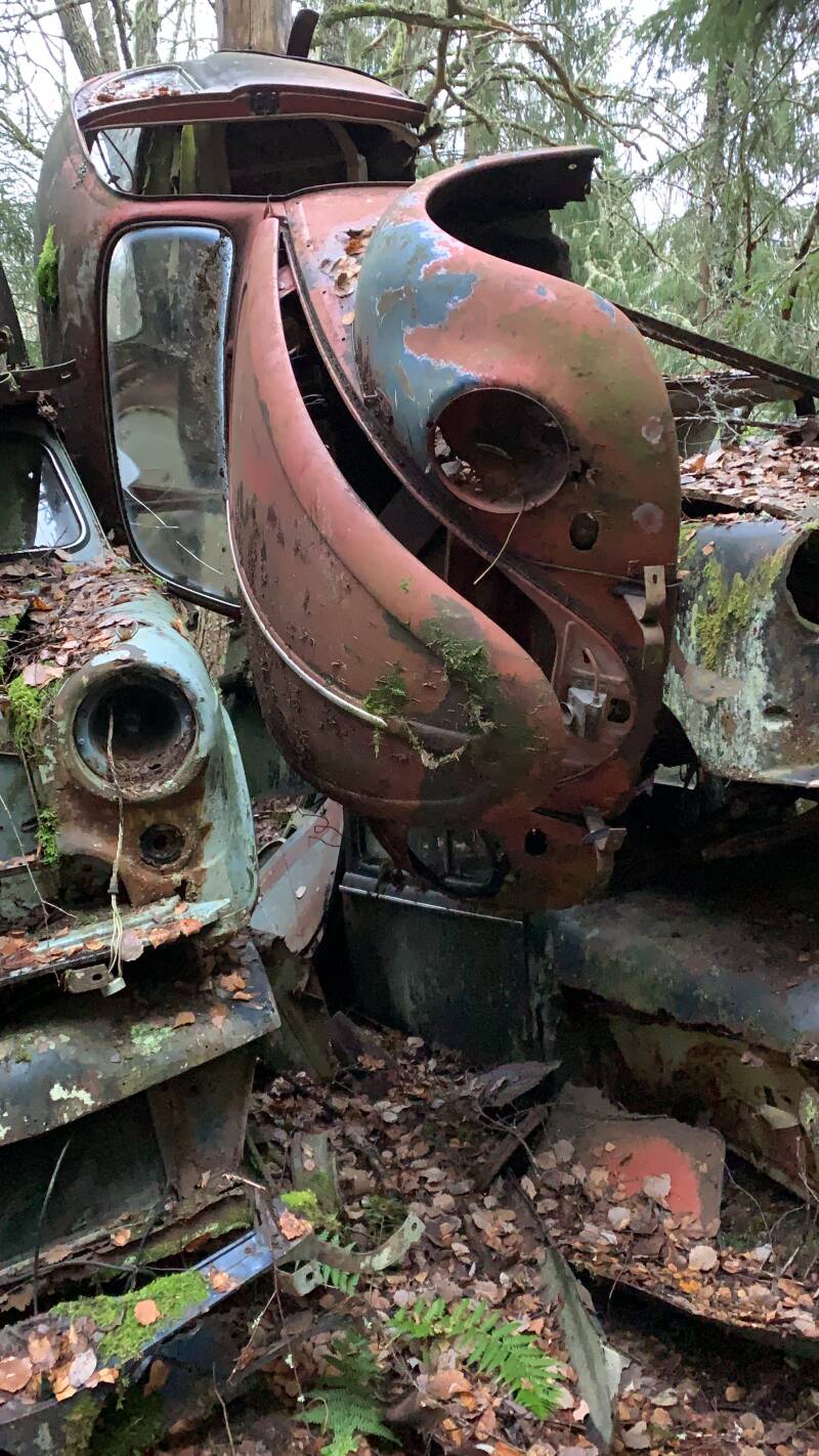 Bastnäs Bilkyrkogård, Autofriedhof Bastnäs