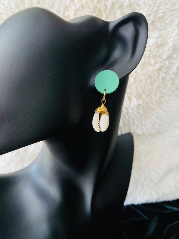 Round Shell Earrings