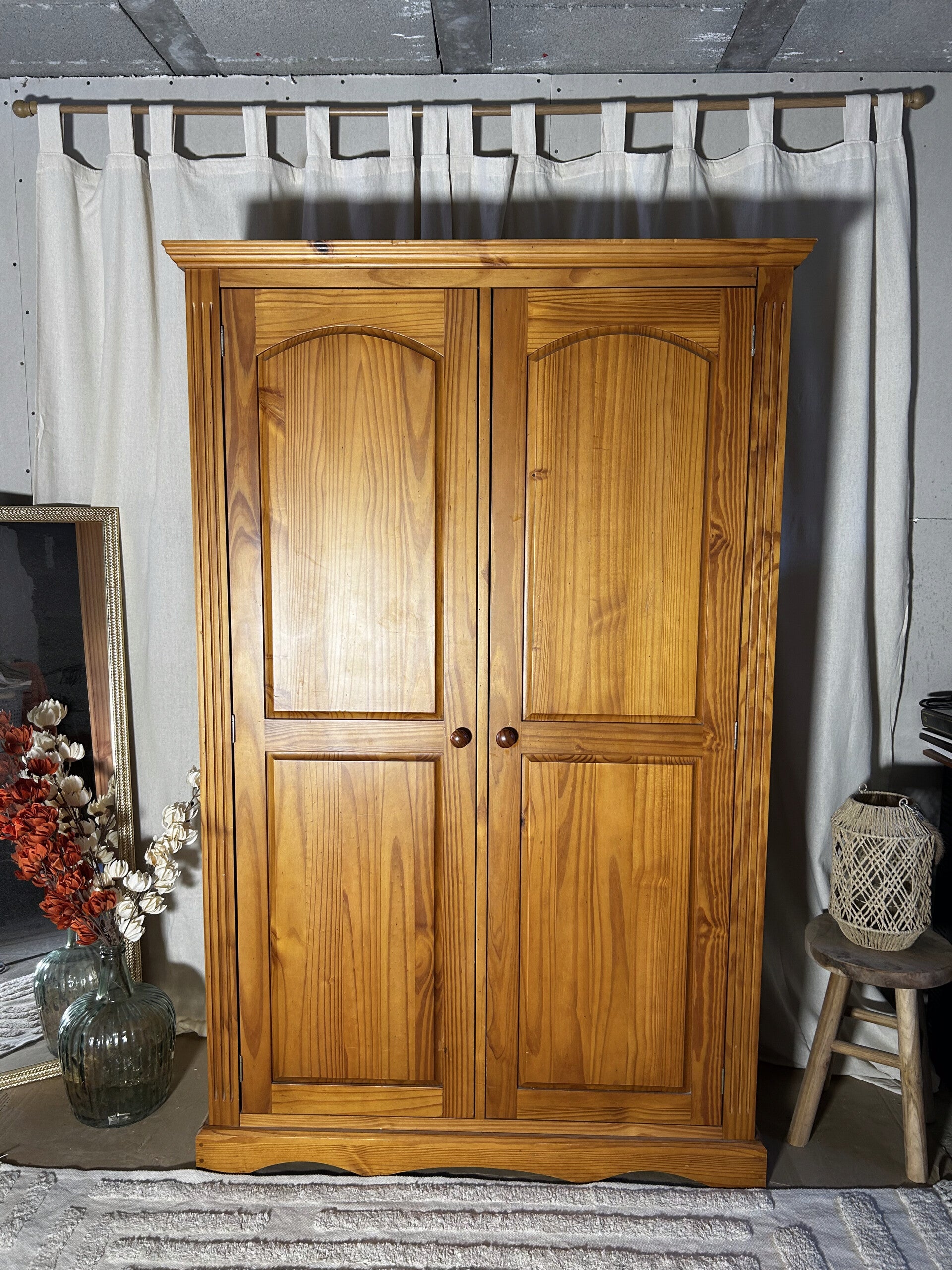 Armoire enfant en pin - Pièce unique
