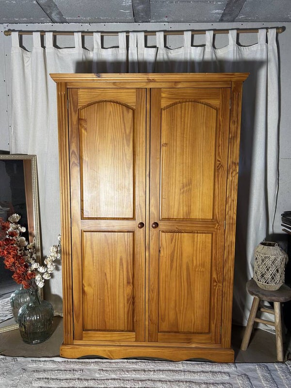 Armoire enfant en pin - Pièce unique
