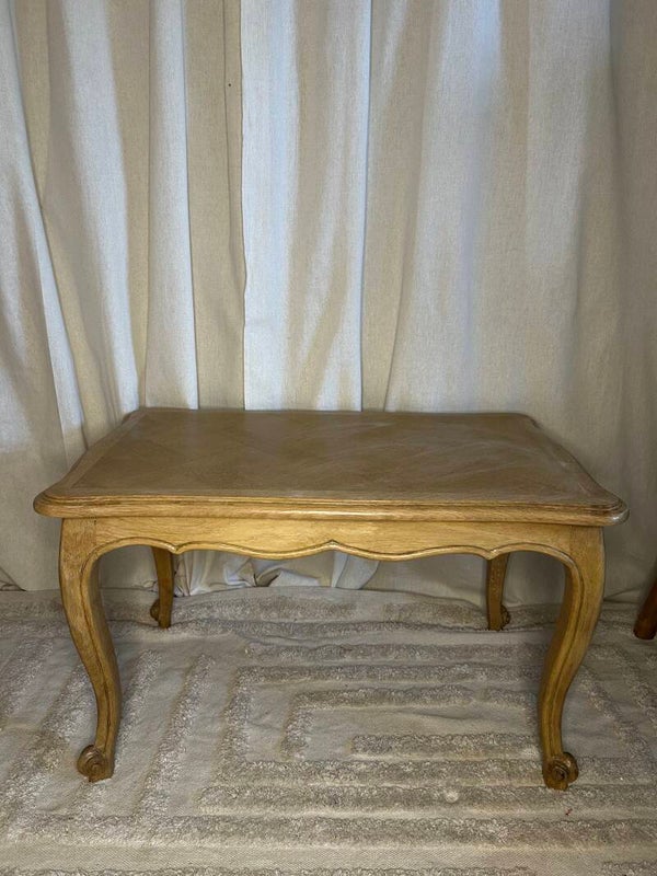 Table basse ancienne en chêne restaurée - Pièce unique