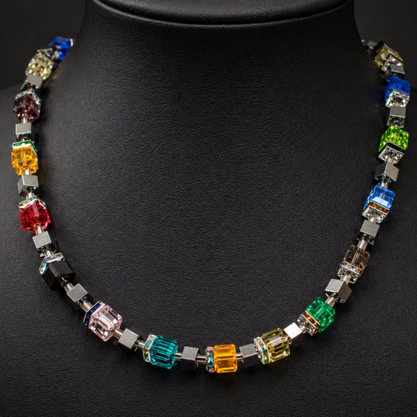 Multicolor Kristal & Hematiet Ketting – Moderne Elegantie