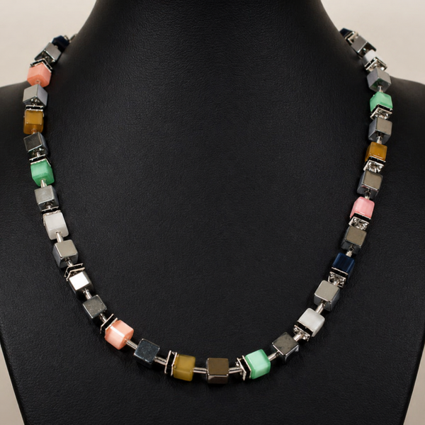 Multicolor Kristal & Hematiet Ketting – Moderne Elegantie