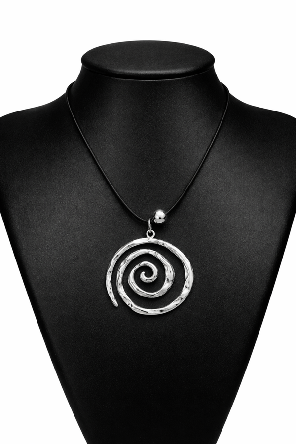 Spiraal ketting in zilverkleur – modern & krachtig design