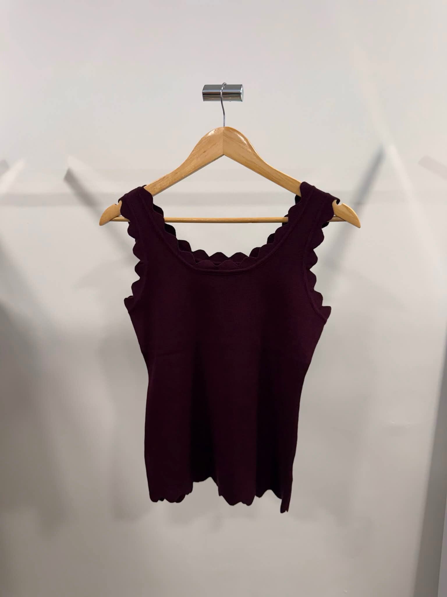 SLEEVELESS BROWN RIBBED KNIT VEST TOP