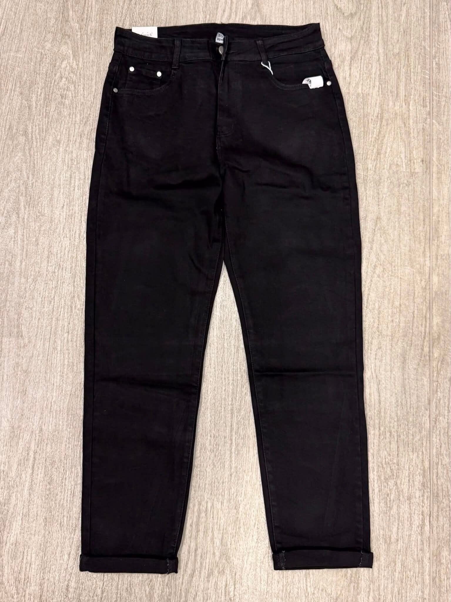 CLASSIC BLACK JEANS