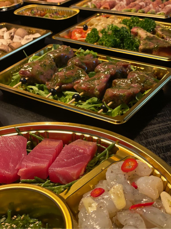 Gourmetschotel combi (vlees/vis) met ossenhaasspiezen