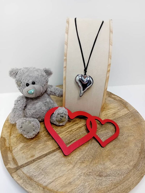 Groot hart met lederen ketting zilverkleur