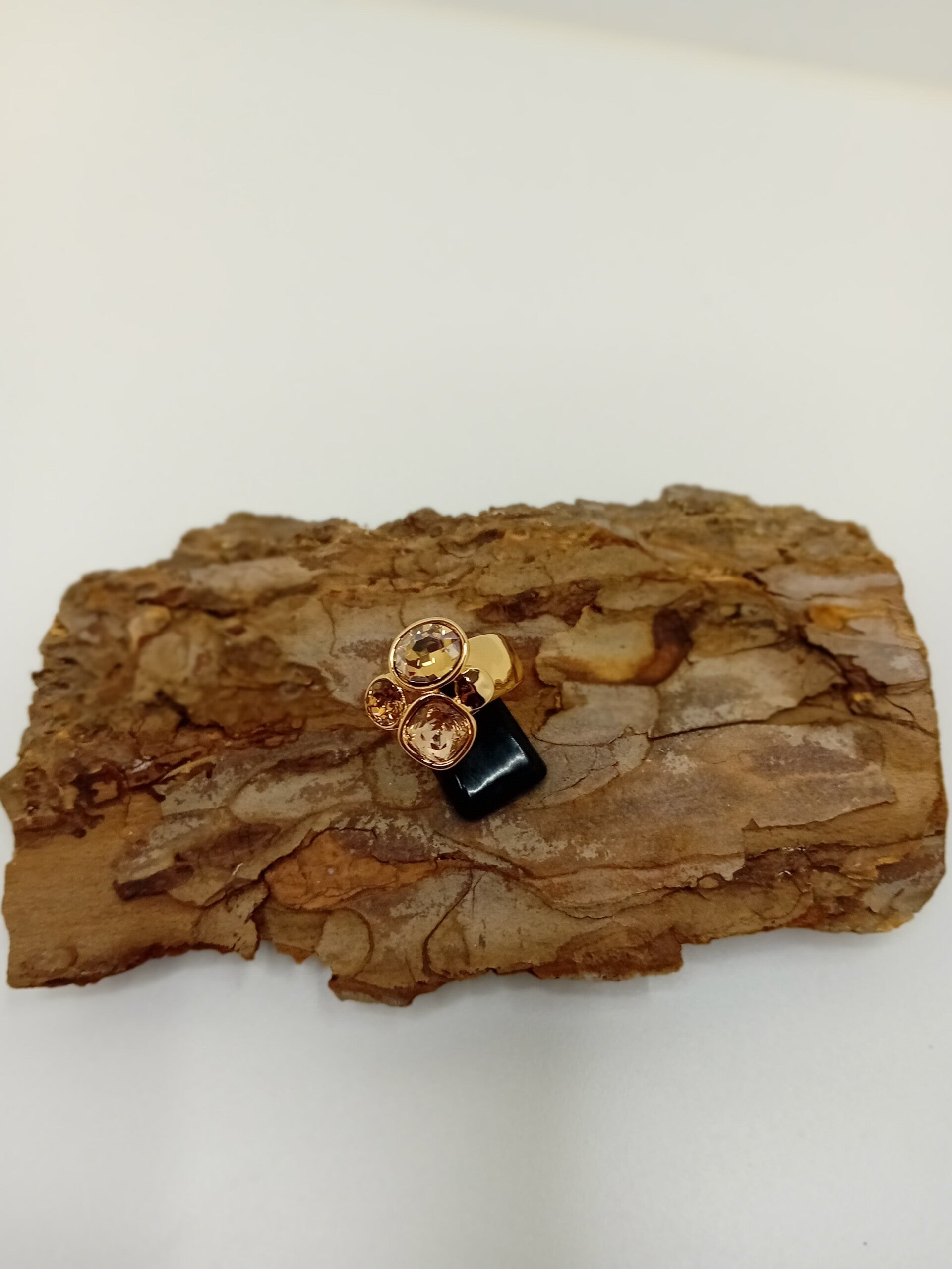 Roestvrij stalen ring  met glassteentjes champagne