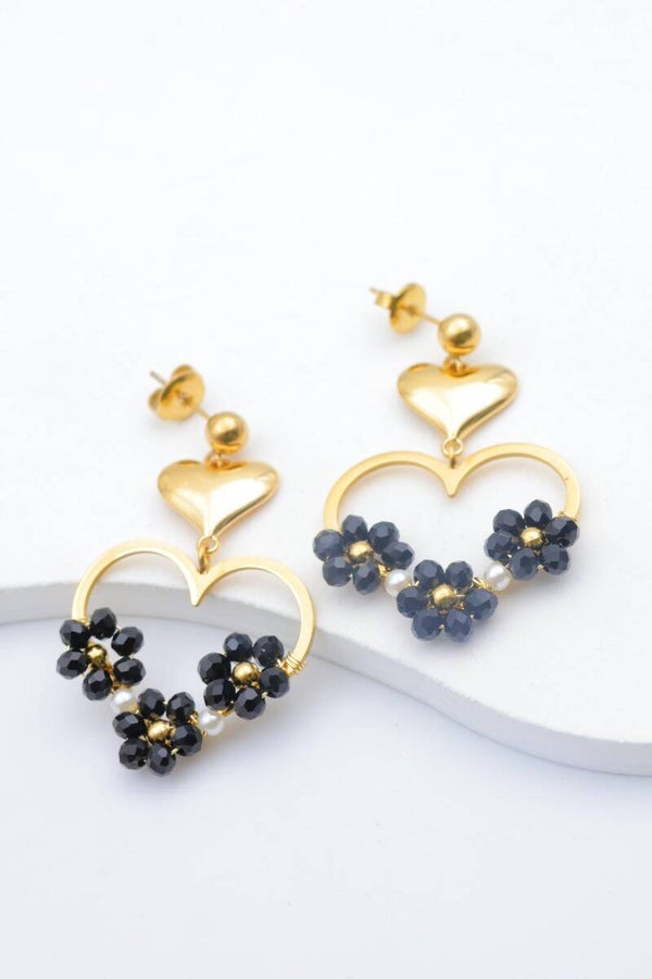 Hartjes oorbellen met bloemmotief