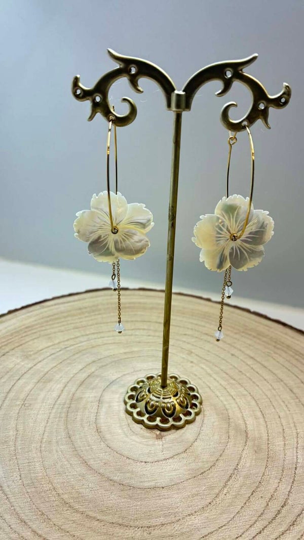 Bohm hoop oorbellen met parel bloemen en kristallen