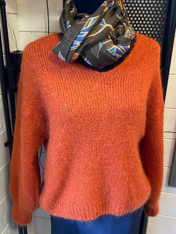 Warme pul in roestkleur