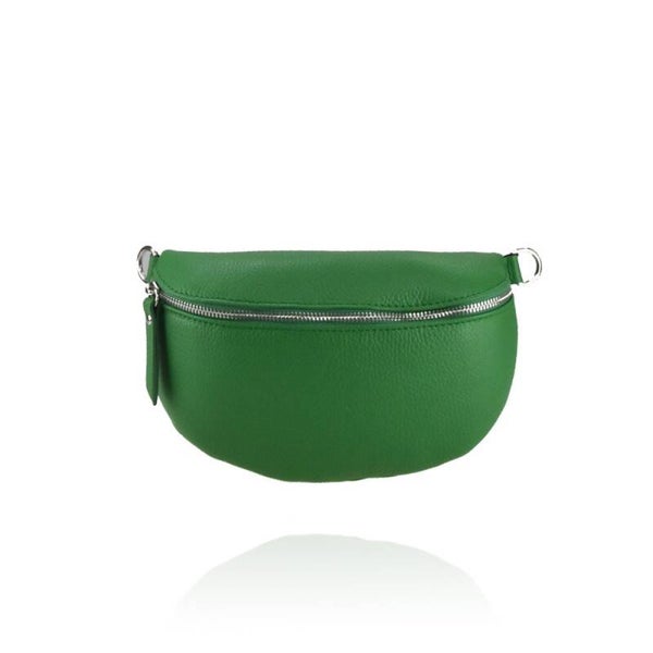 Woman leather pounch with strap