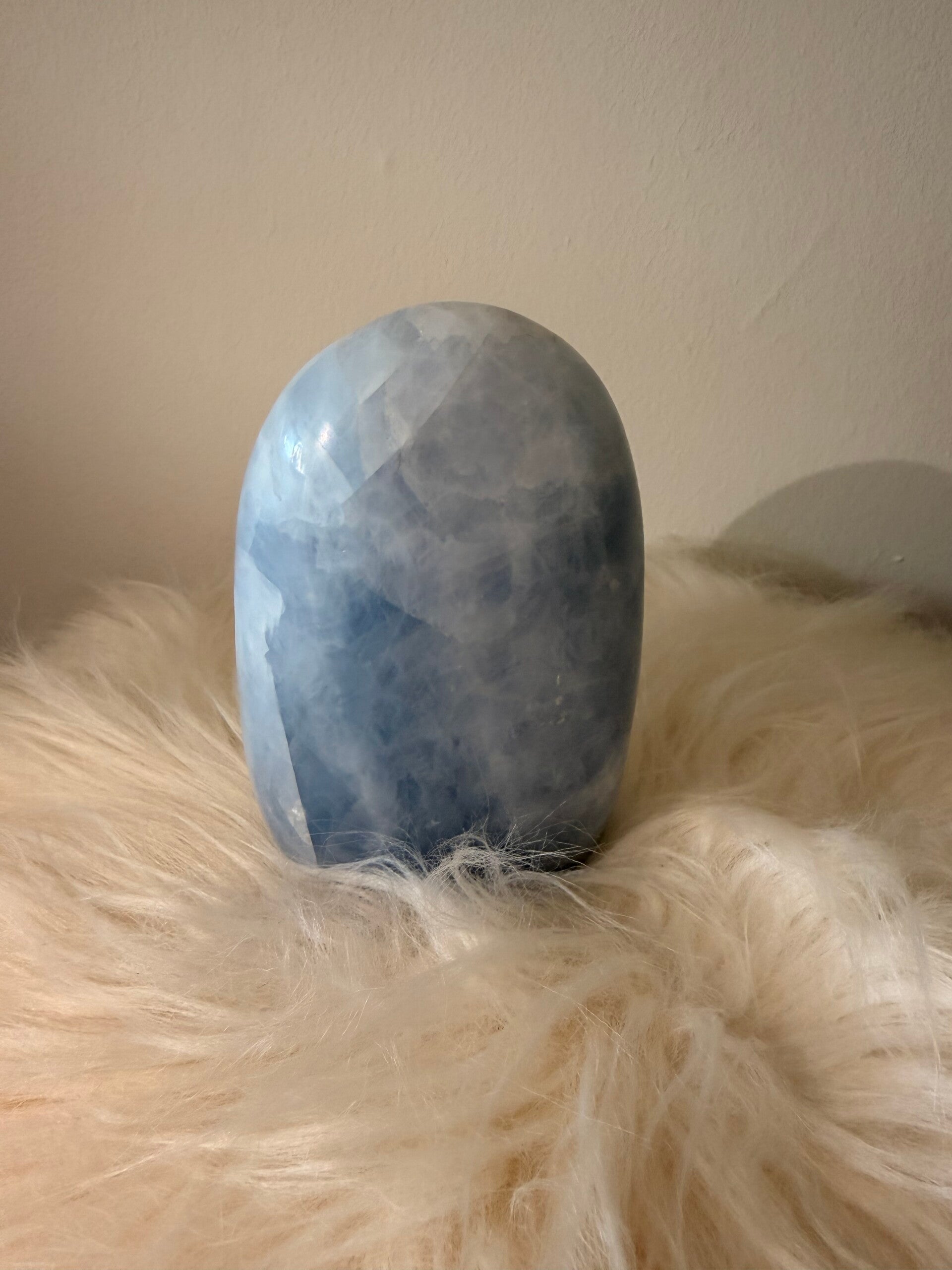 Blue calcite