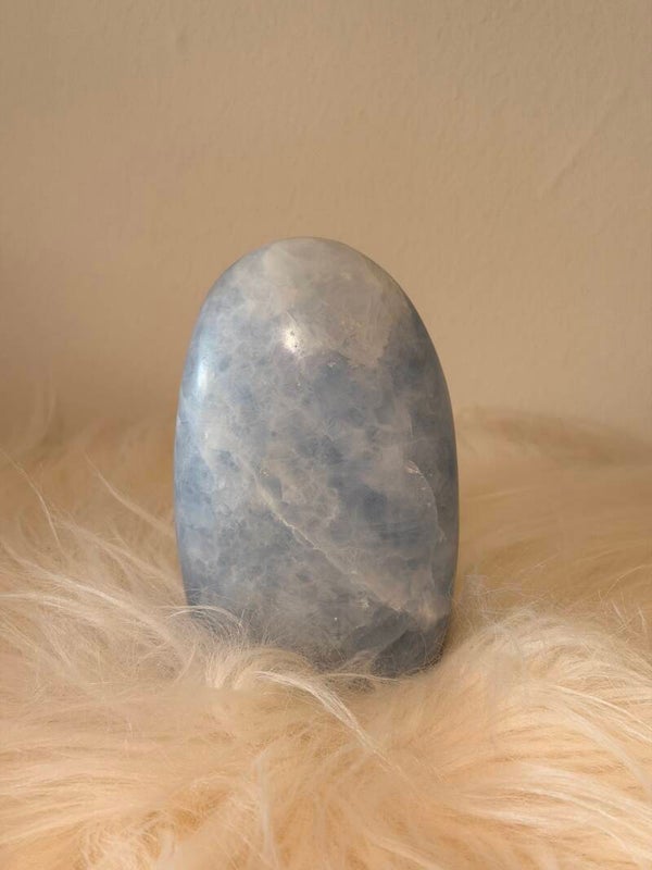 Blue calcite