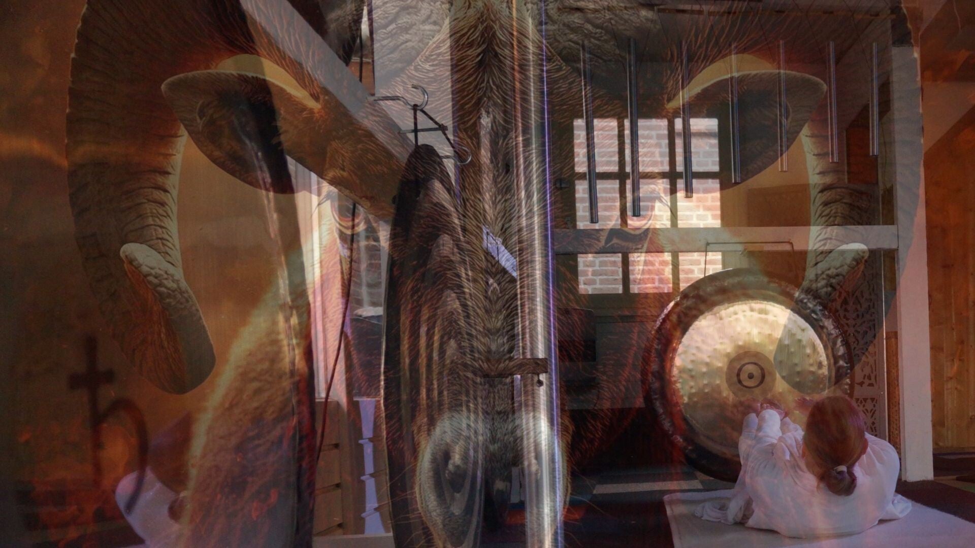 In Kundalini Flow – Emoties in beweging leren we boosheid te transformeren door adem, beweging en bewustzijn van het navelcentrum.