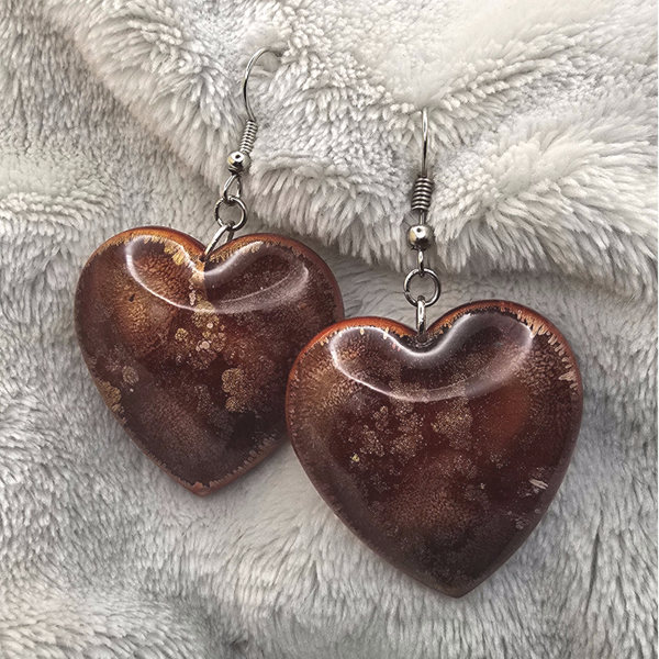Boucles d’oreilles pendantes grand cœur – Orange & doré