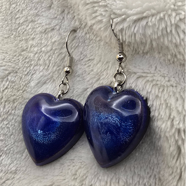 Boucles d’oreilles pendantes cœur bleu foncé – Spirale centrale