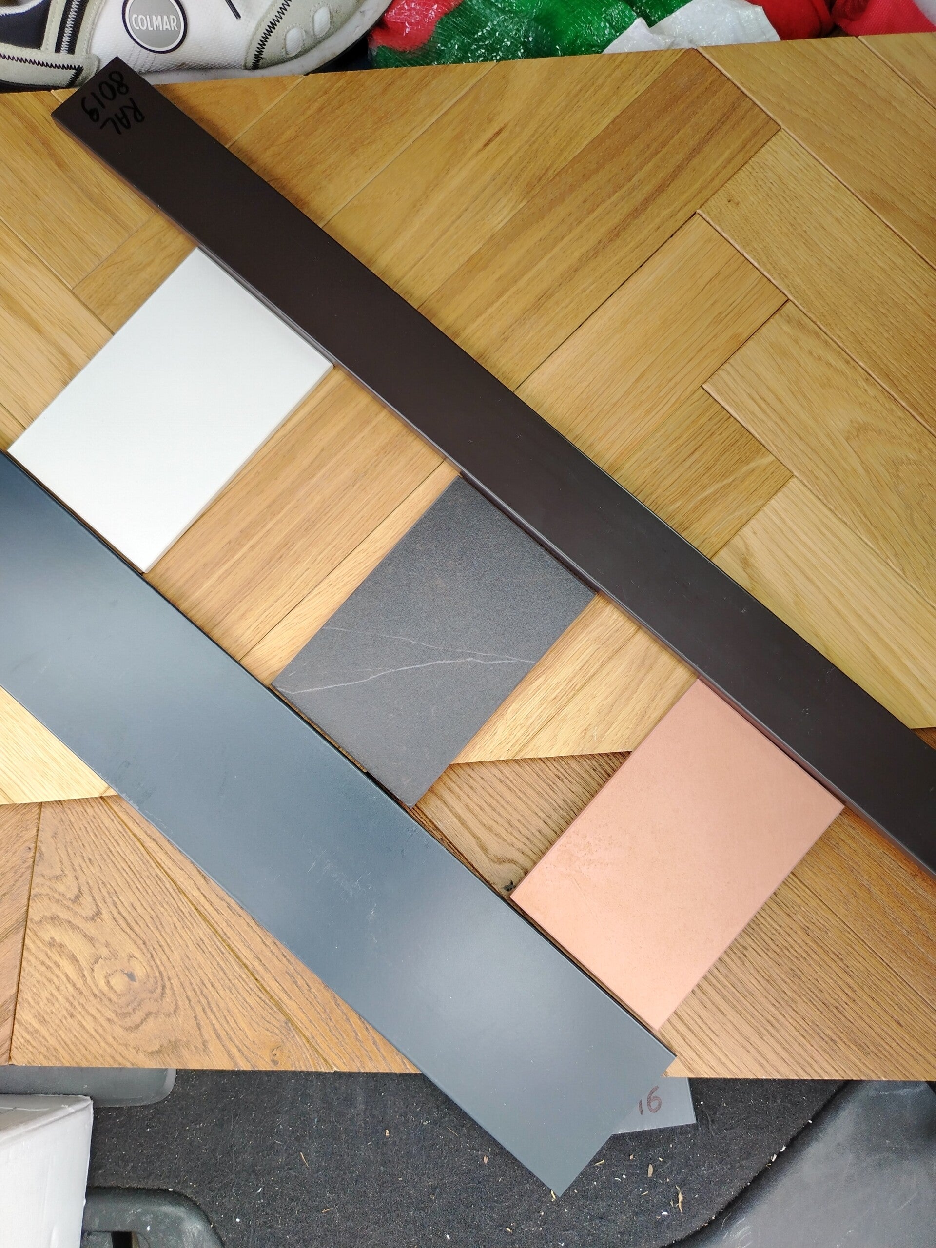 2025_07_29-materiali-colore-serramenti-2-standard.jpg