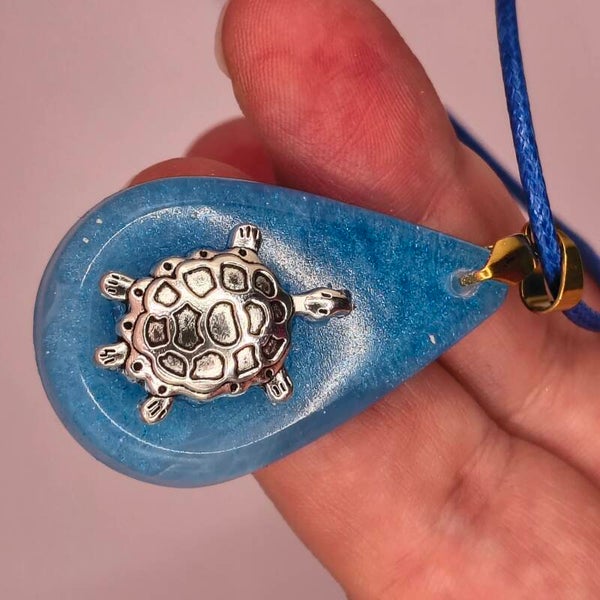 Swimming Turtle necklace