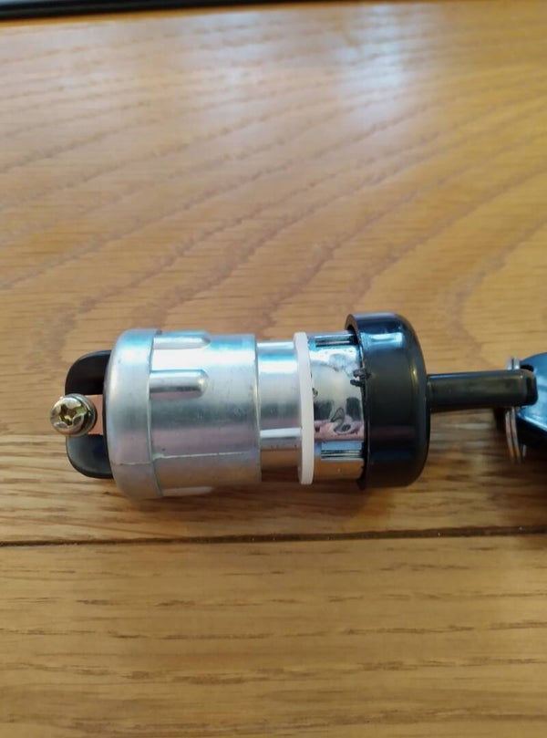 Waterproof 3 position ON-START ignition switch 10A