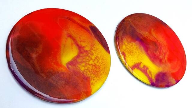 epoxy-cd-coasters-2p-oms-art-and-creations-1-standard.jpg