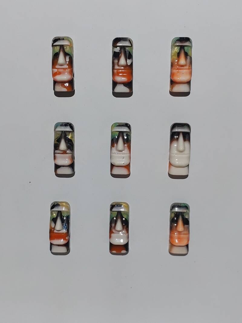 Epoxy magnet (Easter island head) - O.M.S. Art and Creations