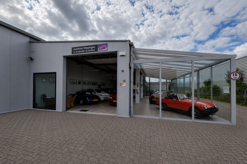 Autohuis Vlissingen showroom voorkant